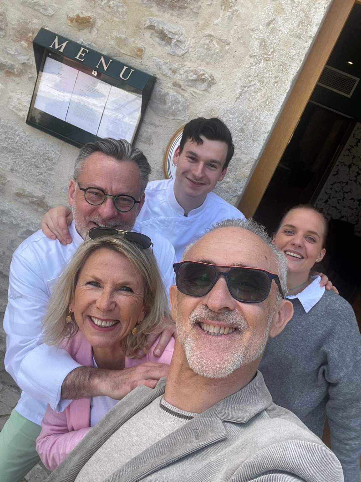 Tournage avec Anne Prost à l'Auberge de l'Abbaye Ambronay