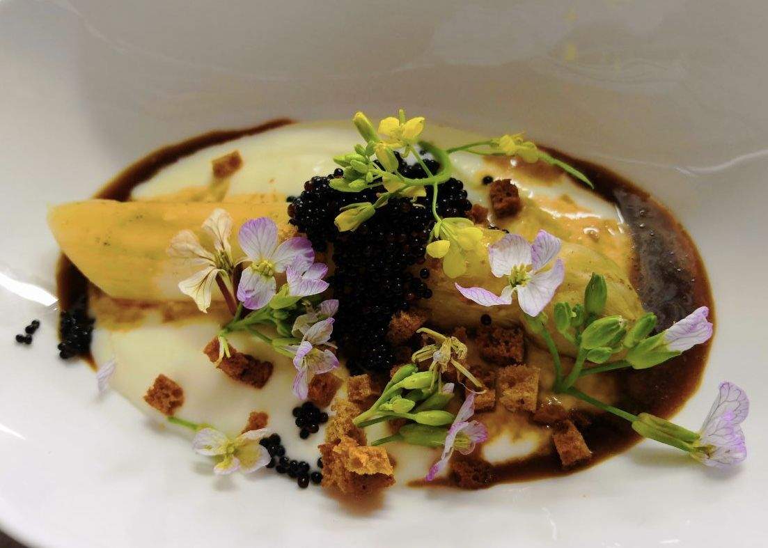 Changement des jours d’ouvertures à partir du lundi 20 mai.<br />
votre restaurant, l’Auberge de l’Abbaye à Ambronay sera ouvert tous les jours de la semaine midi et soir - sauf le dimanche soir.<br />
Rappel des horaires de service :<br />
Service du déjeuner : de 12h15 à 14h30<br />
Service du dîner : de 19h15 à 21h45<br />
Réservations au 04 74 46 42 54